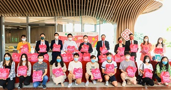 distribution of anti-epidemic packages to PolyU staff and students