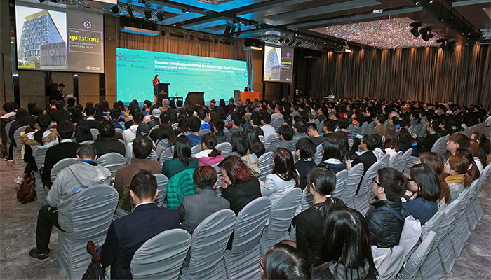 Over 350 guests and PolyU students attend the lecture.