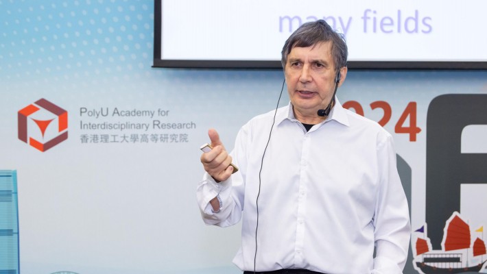 Nobel Laureate Prof. Sir Andre Geim shares significant insights into two-dimensional empty space at PolyU’s Micro Flow and Interfacial Phenomena Conference.