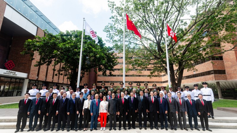 A group photo of the Guo Qi Hu Wei Dui and the PolyU Student Flag-Raising Team, together with PolyU Council and Court members, University senior management and distinguished guests.