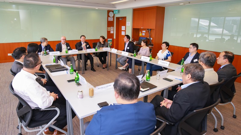 The UGC members engaged in face-to-face dialogue sessions with more than 40 academic staff from different faculties, schools and departments of PolyU. 