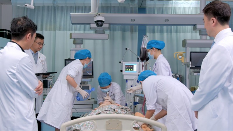 Renowned for its foundational and clinical medicine disciplines, recognised as “Double First-Class” disciplines, the Zhongshan School of Medicine has provided a high-quality teaching platform for cultivating top medical talent over the years.