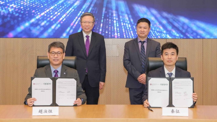 Witnessed by Prof. Jin-Guang Teng, President of PolyU (left, back row) and Mr Jason Liao, President of the OPPO Research Institute (right, back row), the agreement was signed by Prof. Christopher Chao, Vice President (Research and Innovation) of PolyU (left, seated) and Mr Zheng Qin, Head of Industry-Academia Affairs of OPPO (right, seated).