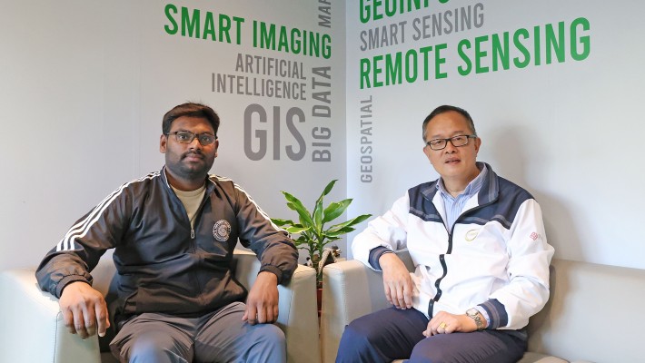 Prof. Weng Qihao (right) and Dr Pir Mohammad (left) have examined the effectiveness of six temperature-humidity-based heat wave indices in identifying dangerous heatwaves.