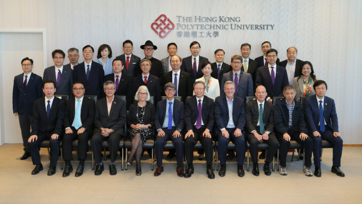 Board members of the IAB and the University’s senior management engaged in strategic discussions during their November meeting at PolyU.