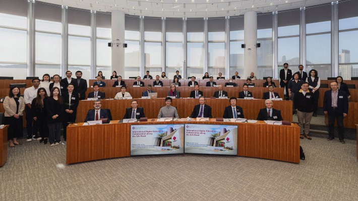 PolyU hosted the University Alliance of the Silk Road Presidents’ Forum cum Executive Council Meeting 2024, as the Rotating President of the UASR. The officiating guests at the opening ceremony included Mr Nicholas Ho Lik-chi, Commissioner for Belt and Road of the Commerce and Economic Development Bureau of the HKSAR (3rd from left, front row); Prof. Jin-Guang Teng, President of PolyU (3rd from right, front row); and Prof. Zhang Liqun, President of XJTU (2nd from right, front row).